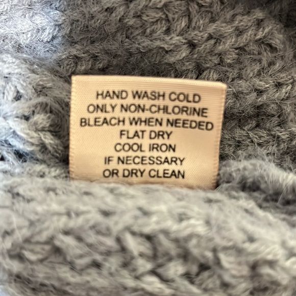 Philosophy sweater. - Picture 5 of 5